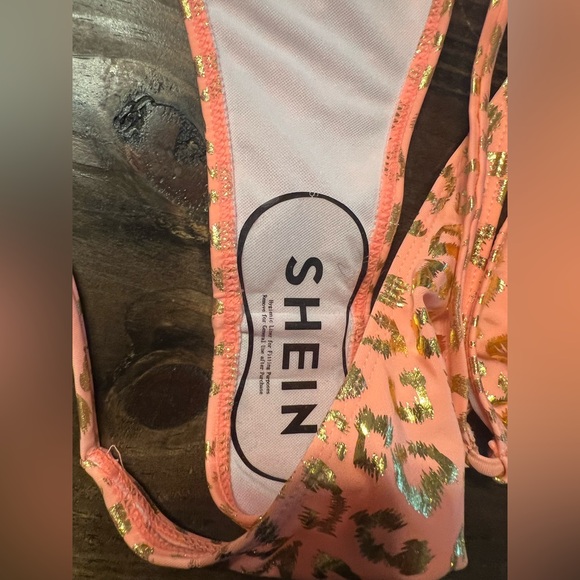 Bikini - Picture 4 of 4